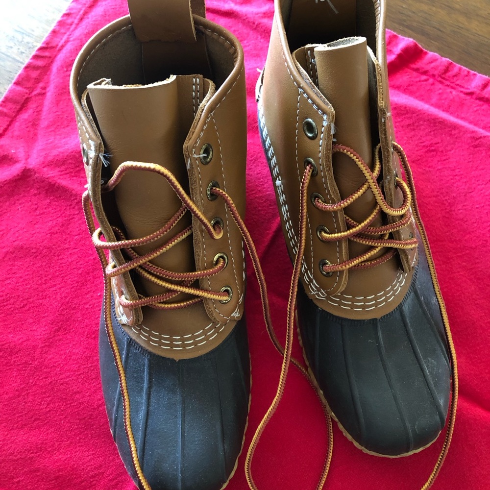 LL Bean 6” women’s duck boots . Fits women’s 7-7.5 shoe. Size 6m LLBean